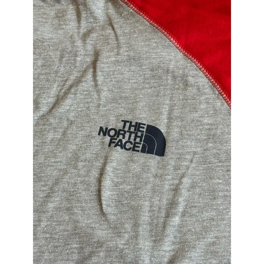 THE NORTH FACE Mens Large Berkeley Logo Raglan Gray Red Classic Fit Shirt